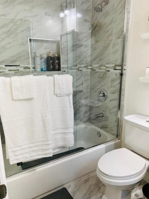 Gated Contemporary 3 Bedroom - 2 Bathroom Home In South La Plus Parking Los Angeles Exterior foto